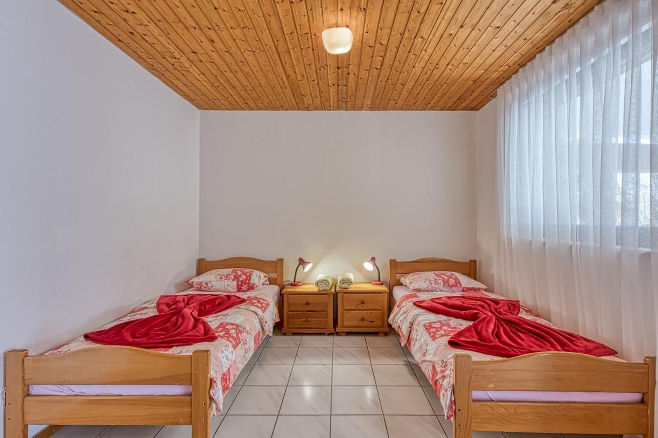 Apartments Kiki Spada Poreč Buitenkant foto